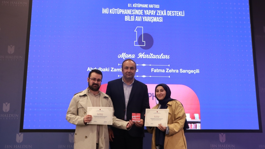 61. Kütüphane Haftası Etkinlikleri Kapsamında İHÜ Kütüphanesinde Yapay Zekâ Destekli Bilgi Avı Yarışması Gerçekleşti